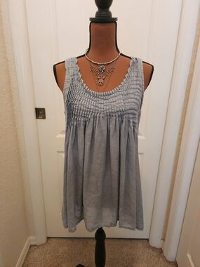 CP Shades Pia Light Blue Smocked Babydoll  Tunic Tank XS 100% Linen